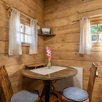 Holiday home Glamping Paradise Skatlar Otocec