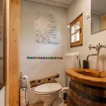 Holiday home Glamping Paradise Skatlar Otocec