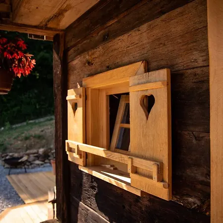 Dom wakacyjny Glamping Paradise Skatlar