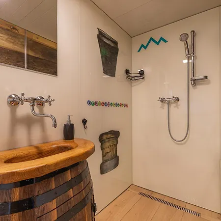 Glamping Paradise Skatlar Ferienhaus Otočec