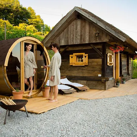 Glamping Paradise Skatlar